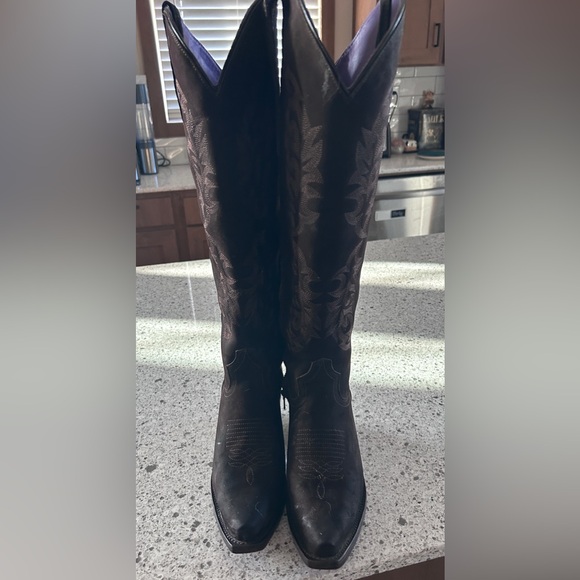 Rock ‘em’ Brown Suede Embroidered Cowboy Boots - Picture 2 of 6